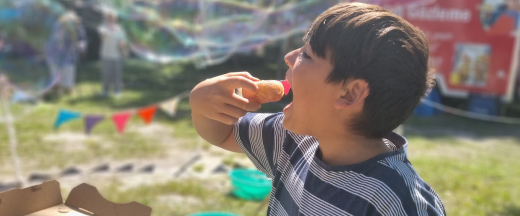 Because OMG! Decadent Donuts are vegan and free from gluten, dairy, egg, wheat, yeast, nuts and sulphites, have no artificial nasties AND are Kosher and Halal certified – they enable us to include everyone with our delicious treat.